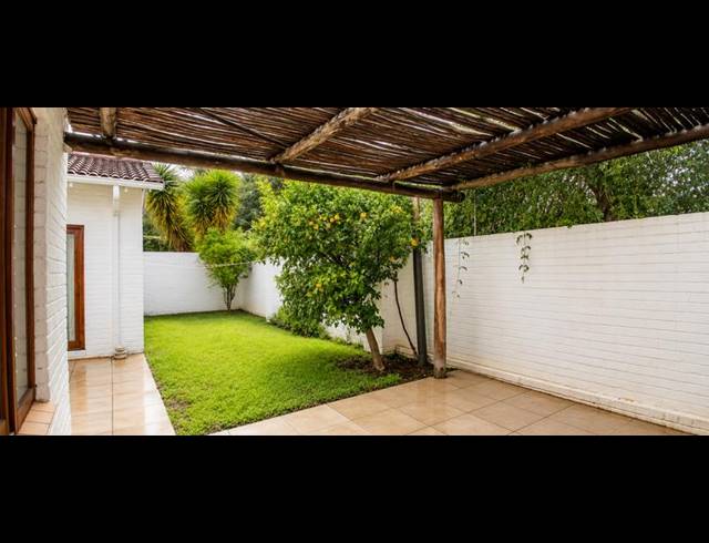 3 BEDROOM TOWNHOUSE FOR SALE IN CRAIGHALL PARK